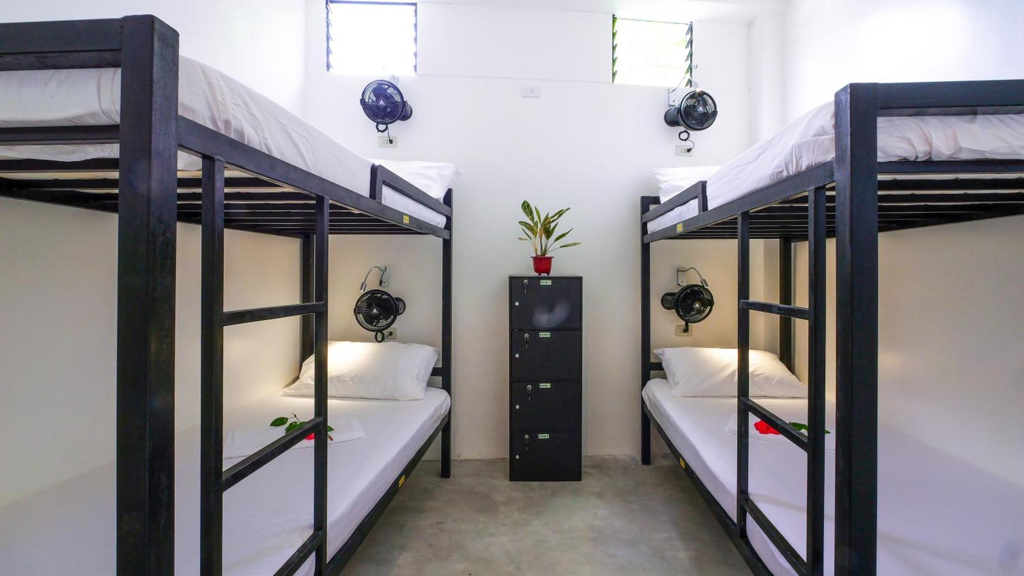 Sip Sunset Hostel And Lounge Эль-Нидо Экстерьер фото