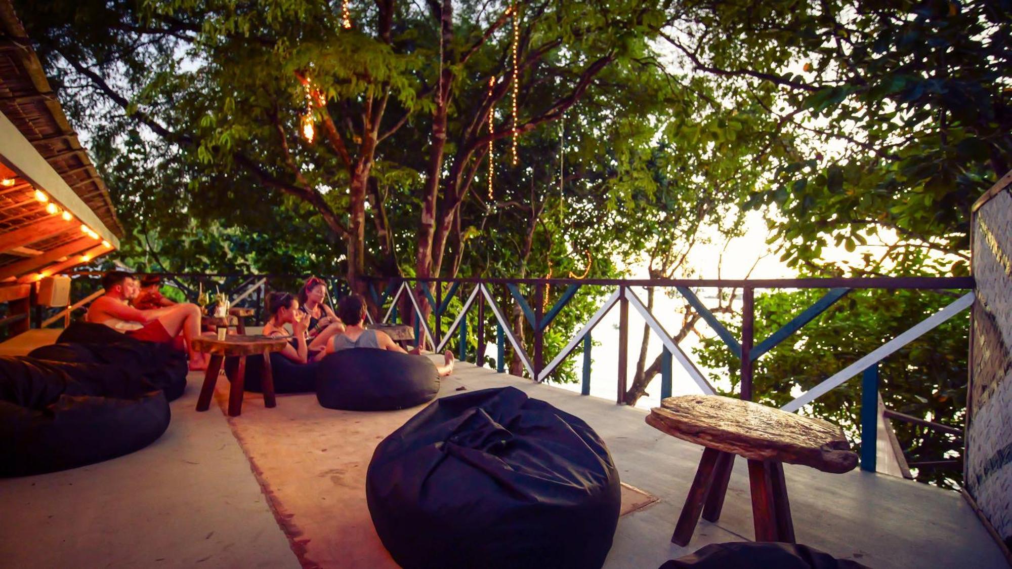 Sip Sunset Hostel And Lounge Эль-Нидо Экстерьер фото