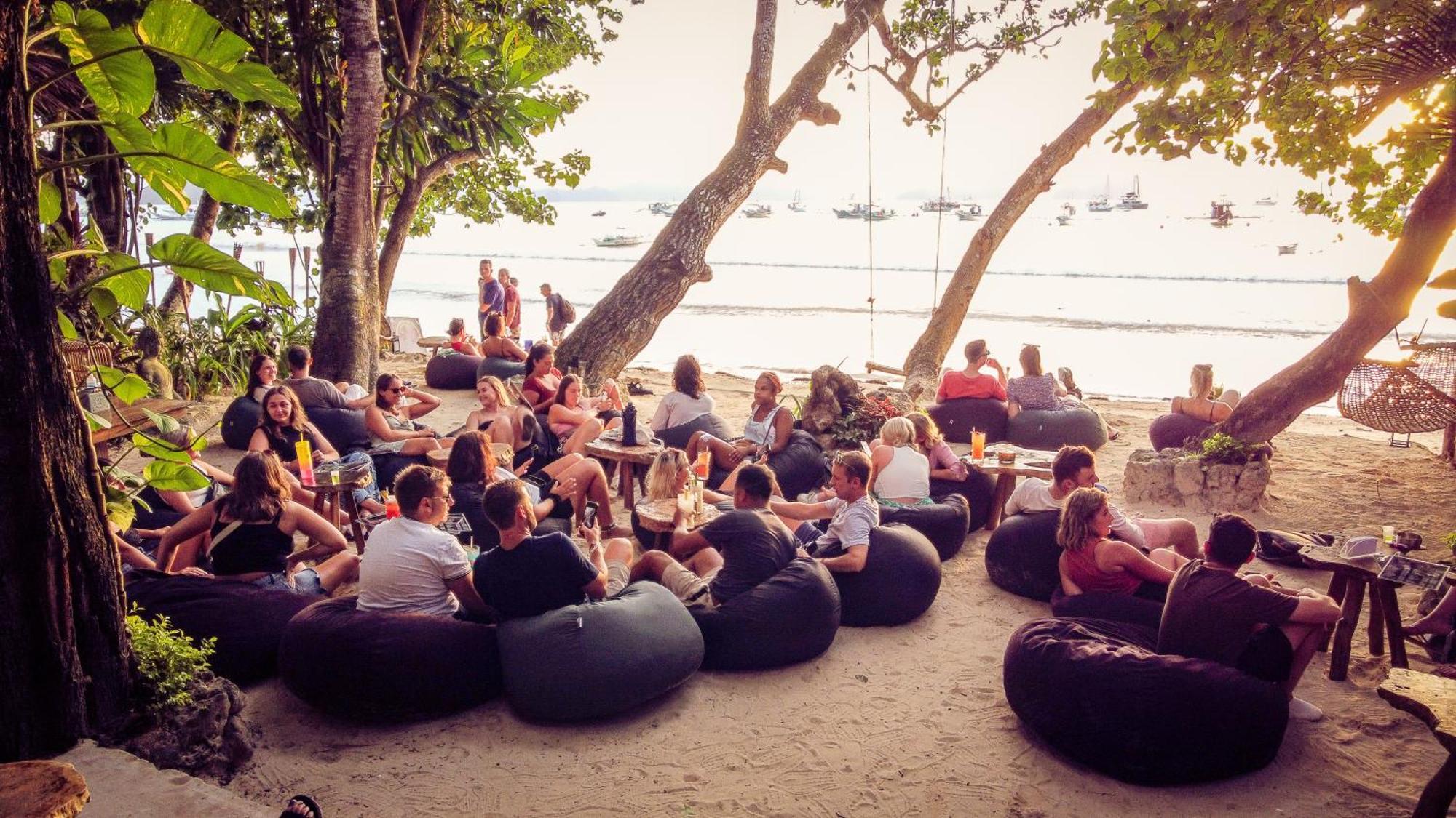 Sip Sunset Hostel And Lounge Эль-Нидо Экстерьер фото