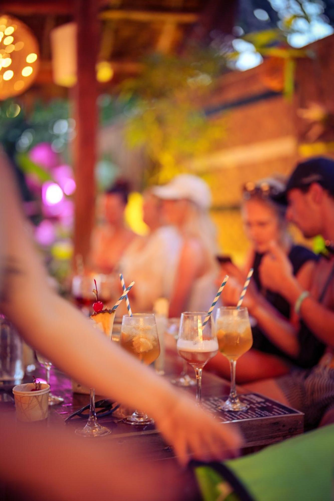 Sip Sunset Hostel And Lounge Эль-Нидо Экстерьер фото