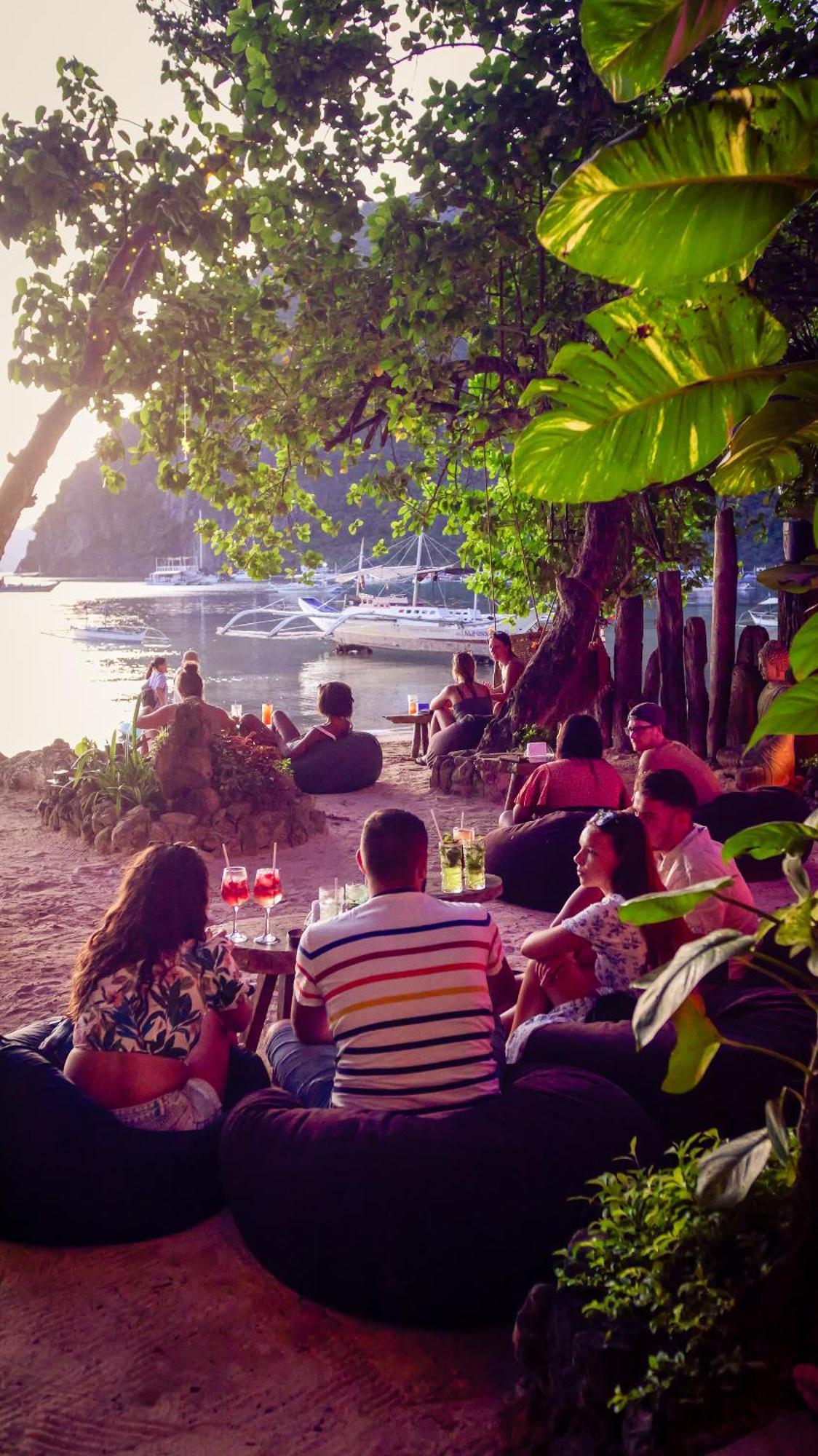 Sip Sunset Hostel And Lounge Эль-Нидо Экстерьер фото