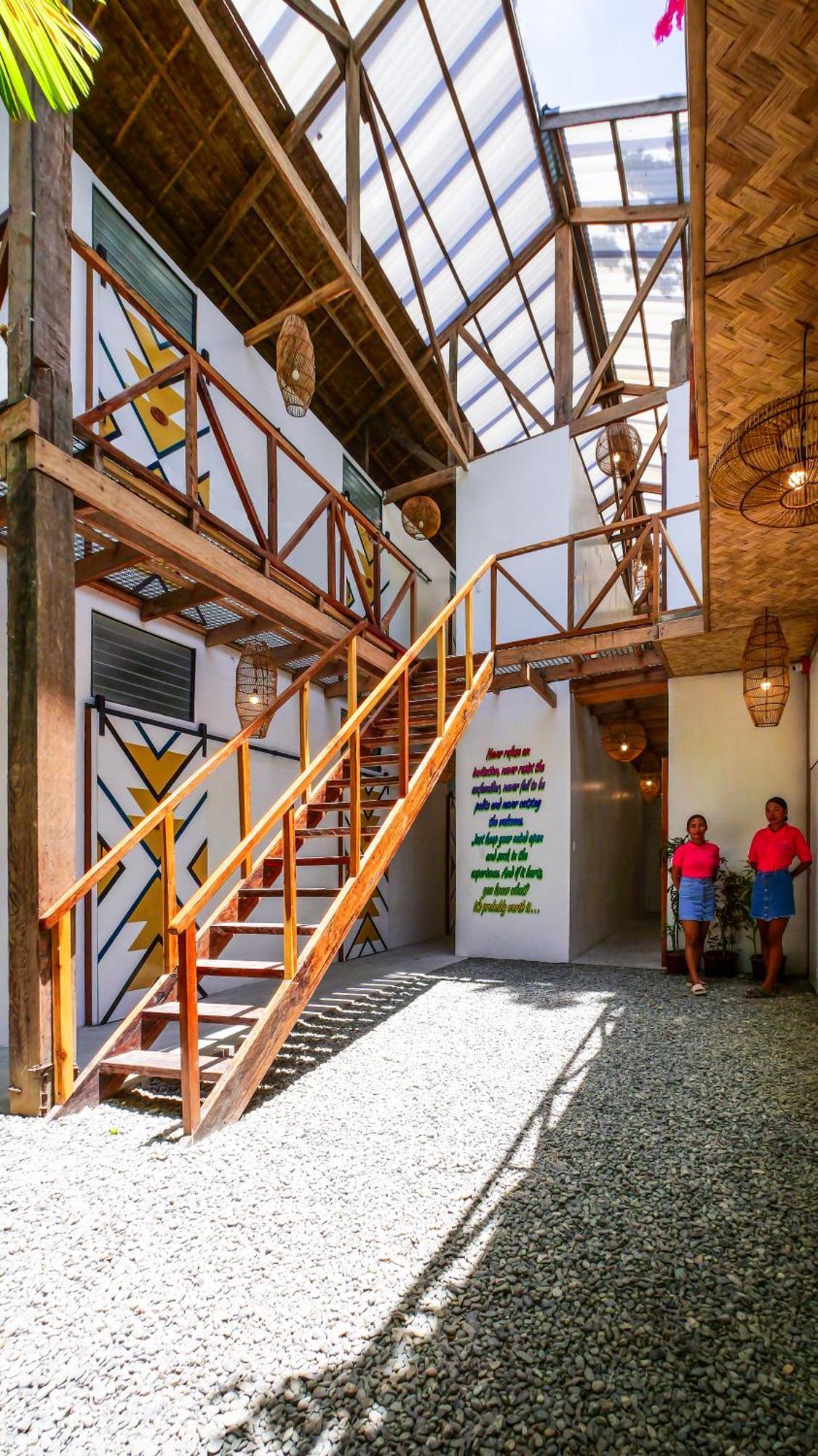 Sip Sunset Hostel And Lounge Эль-Нидо Экстерьер фото