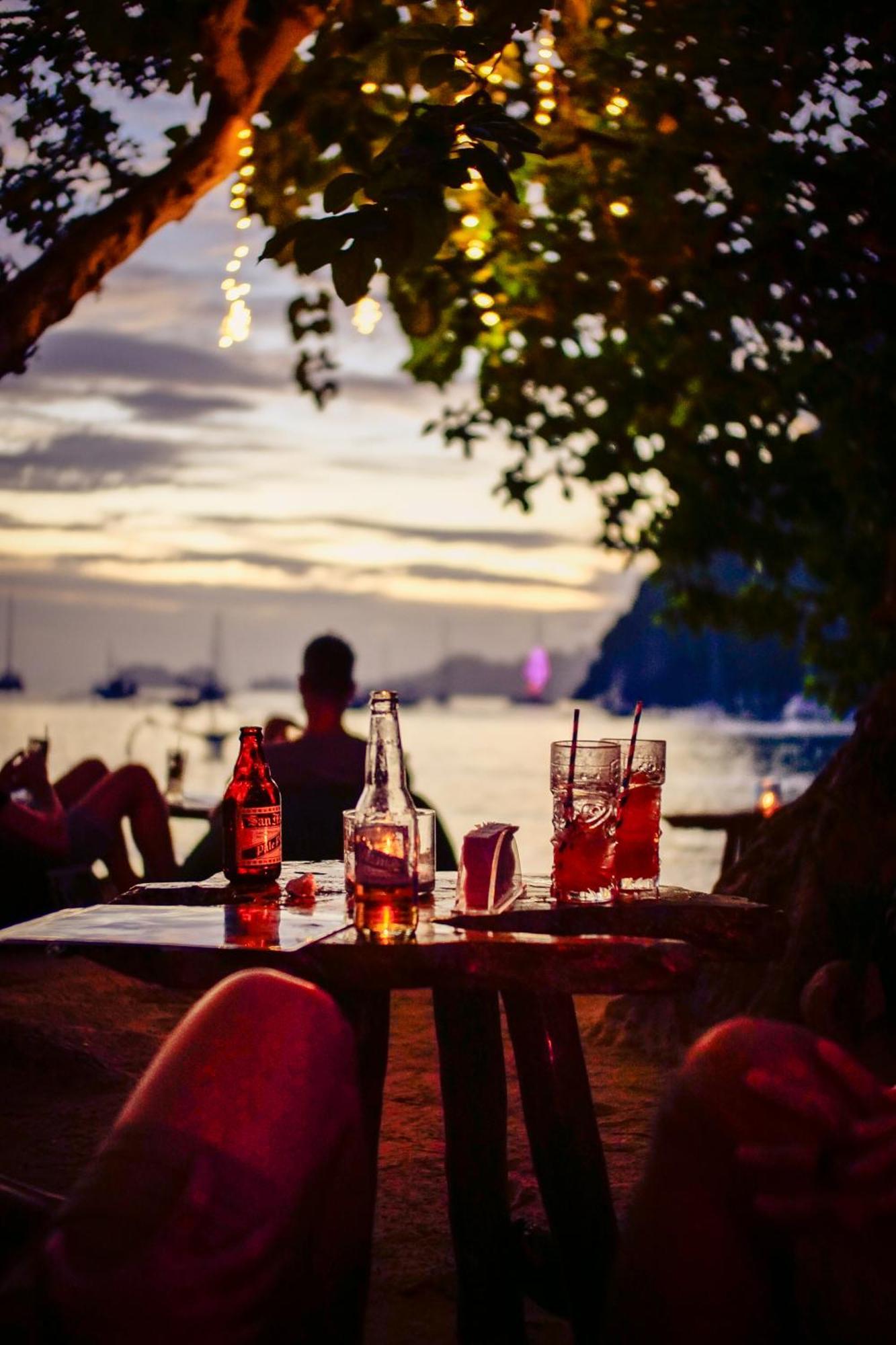Sip Sunset Hostel And Lounge Эль-Нидо Экстерьер фото
