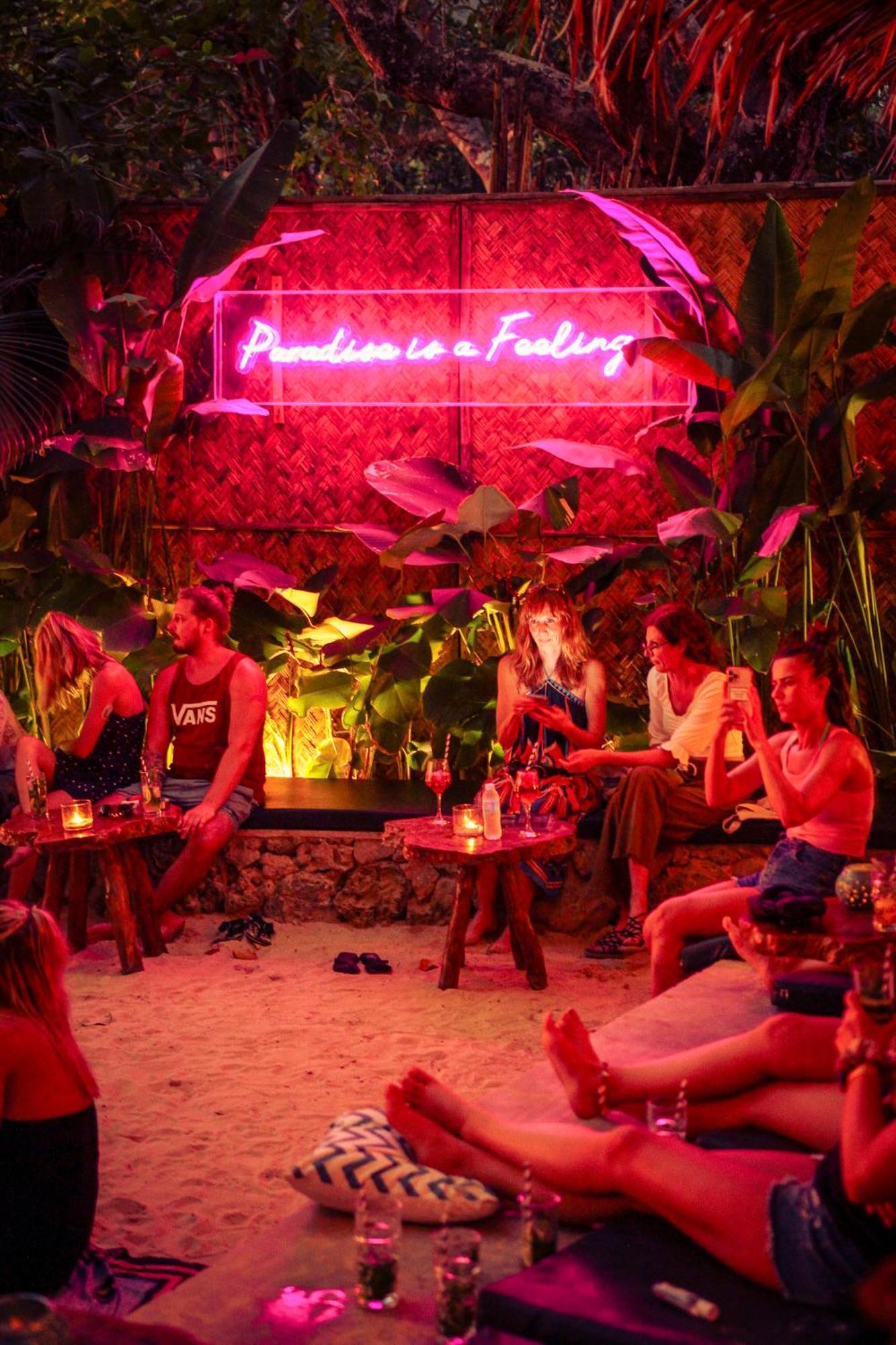 Sip Sunset Hostel And Lounge Эль-Нидо Экстерьер фото