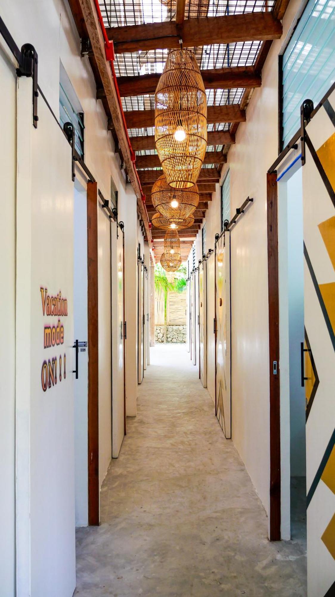 Sip Sunset Hostel And Lounge Эль-Нидо Экстерьер фото